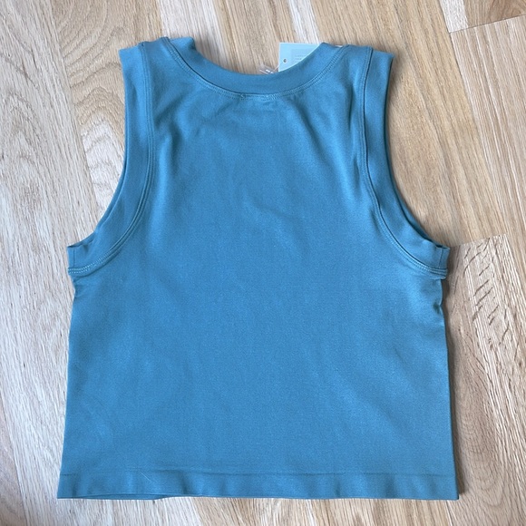 High Neck Cropped Tank - Picture 4 of 4